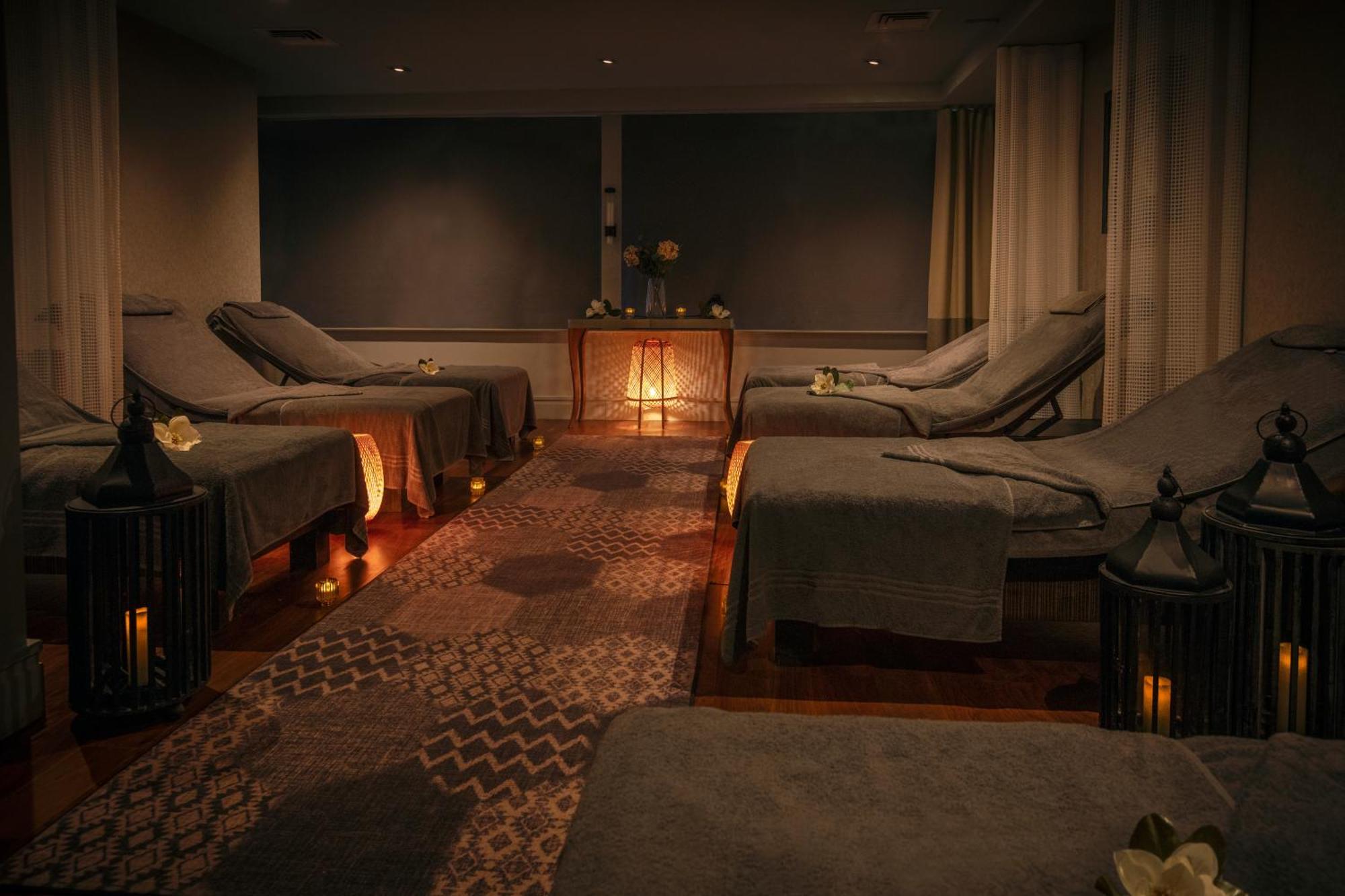 Oulton Hall Hotel, & Golf 4*