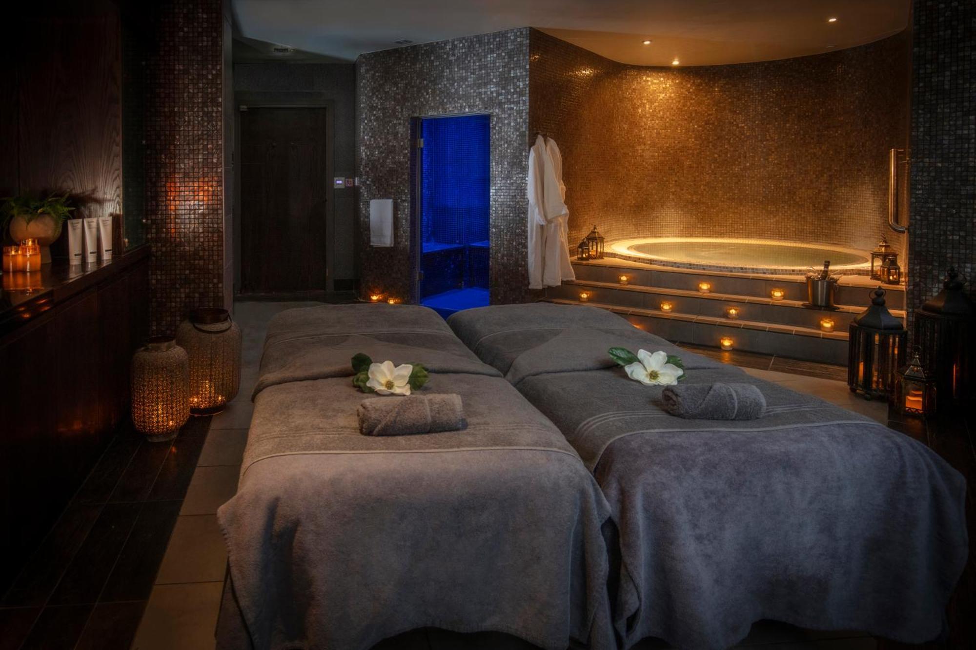 Oulton Hall Hotel, & Golf 4*
