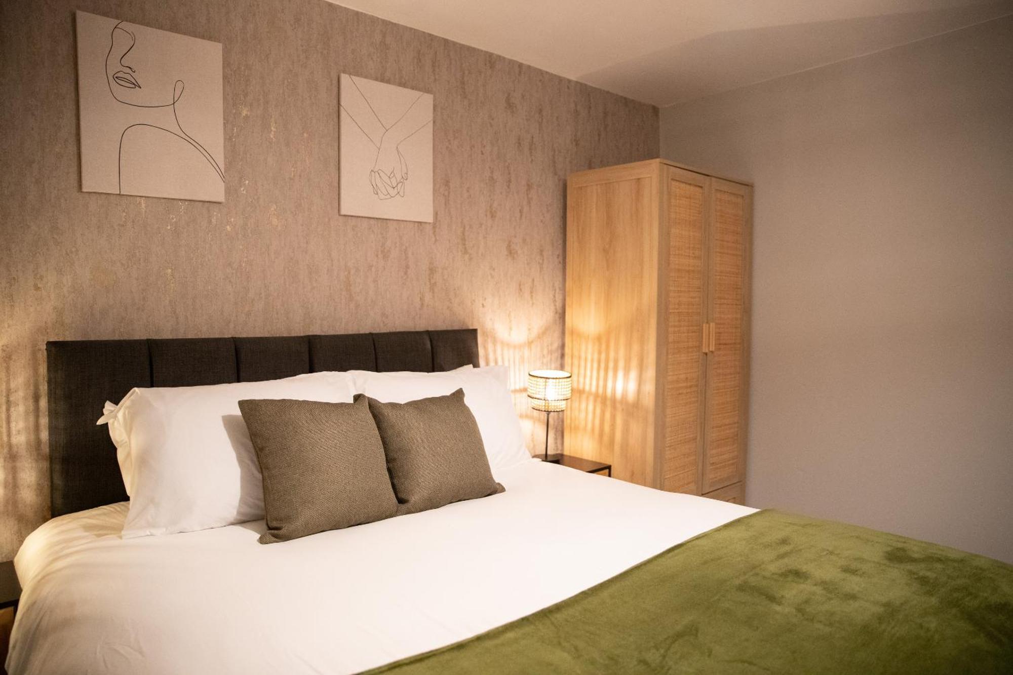 2 Bedroom With Free Parking Close To Leeds Centre Leeds (West Yorkshire)
