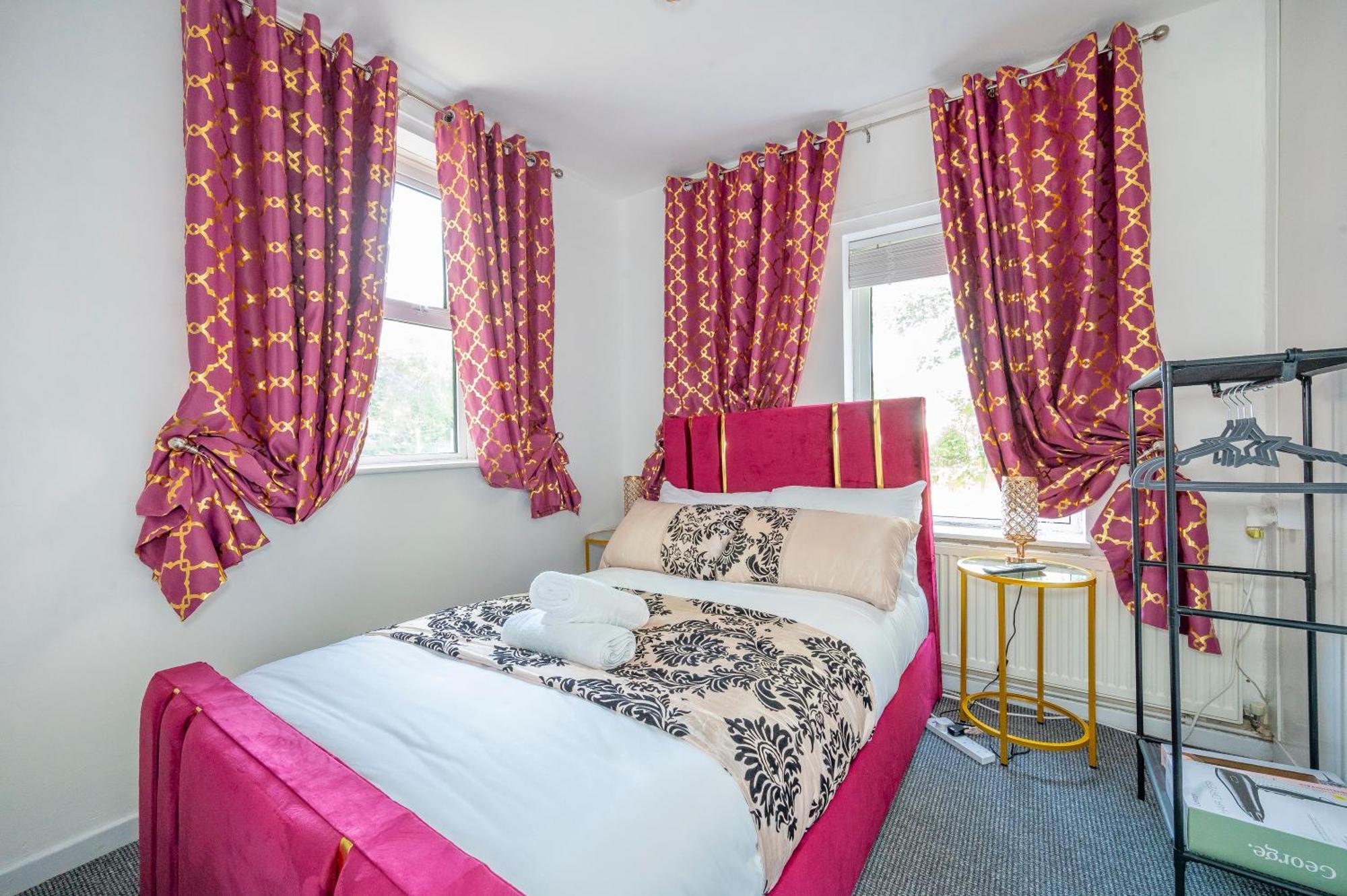 Homestay *ra9gh* For Your Relaxed & Cosy + Free Parking + Free Fast Wifi * *