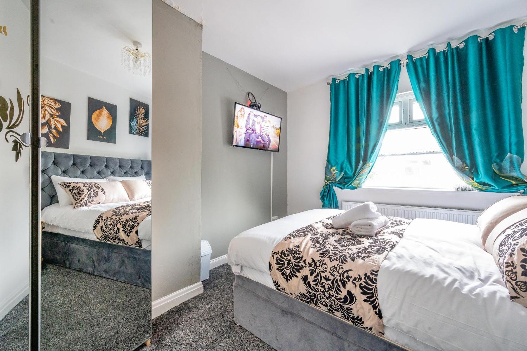 Homestay *rb75l* For Your Most Relaxed & Cosy + Free Parking + Free Fast Wifi * *