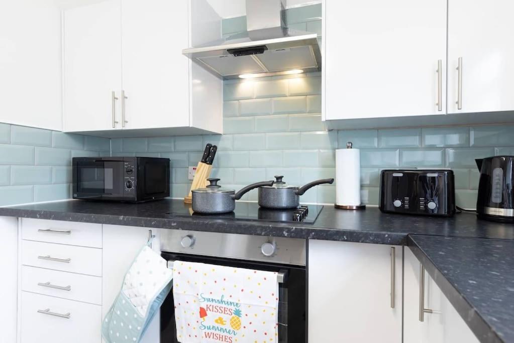 Apartment Origin - Close 2 City-centre, Shops, Netflix *