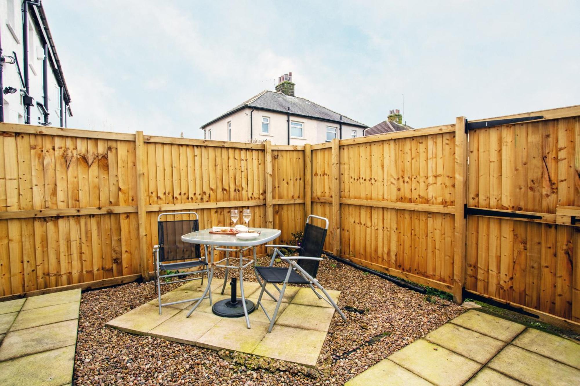 Stylish And Cosy In The Heart Of Yorkshire Holiday home Leeds (West Yorkshire)
