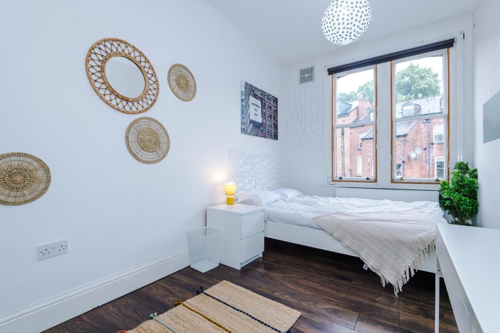 Apartment Spacious Centre Retreat In Leeds Centre *