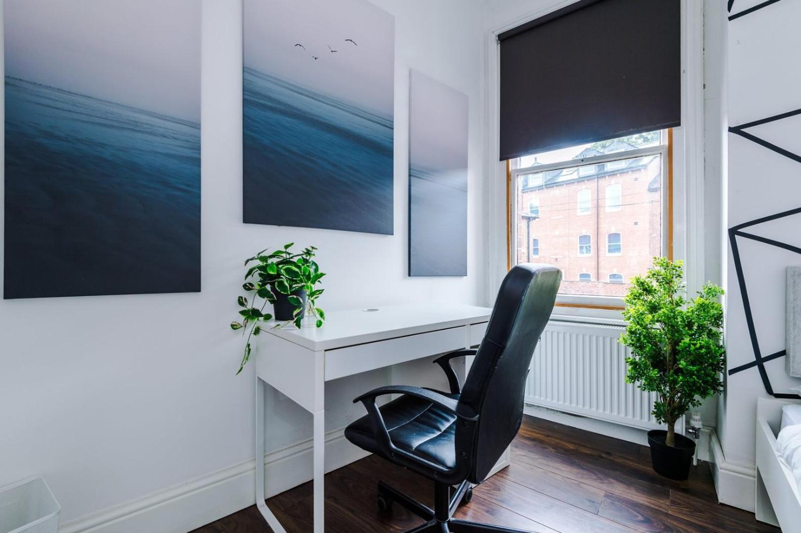 Spacious Centre Retreat In Leeds Centre Apartment