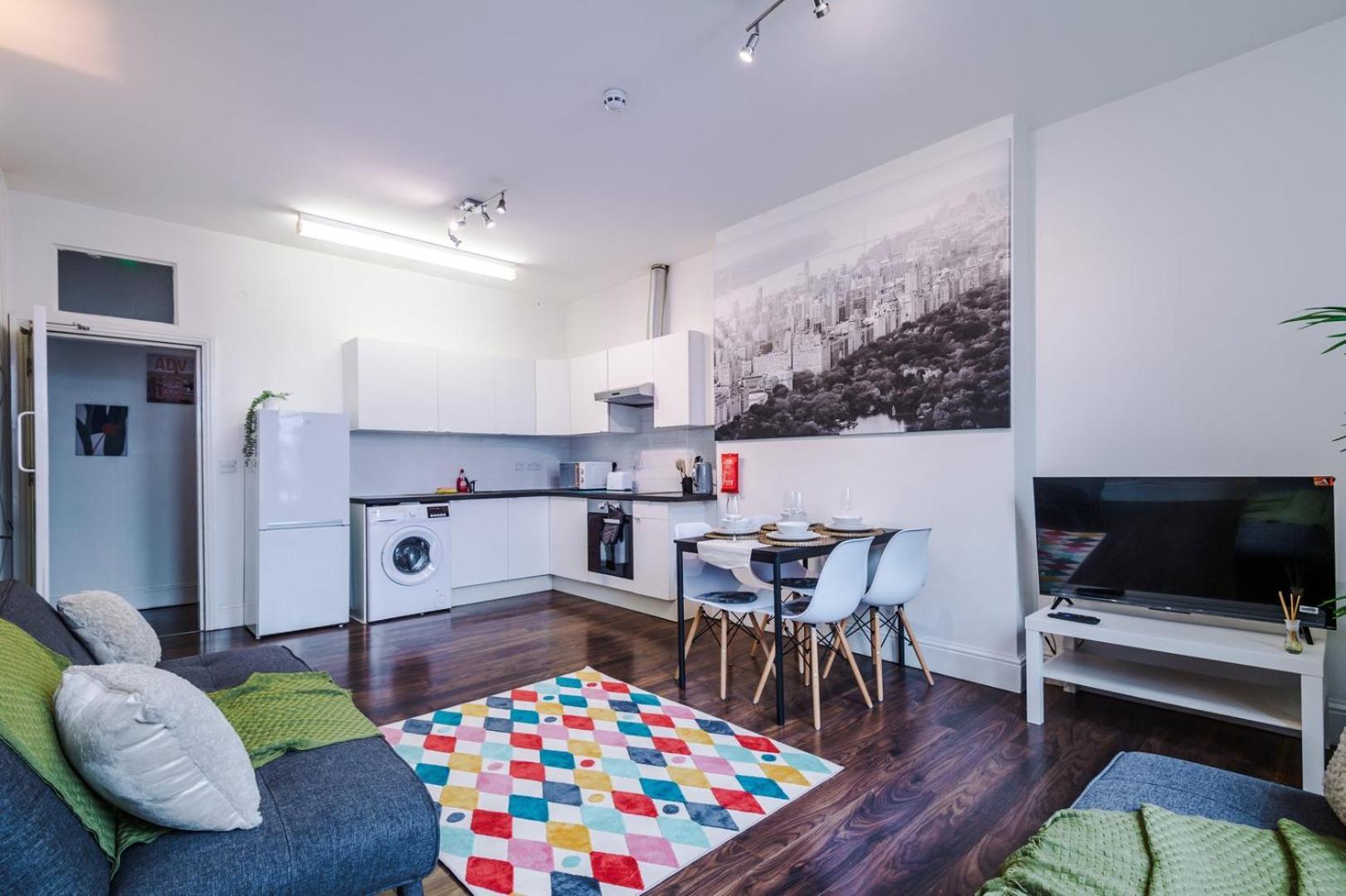Spacious Centre Retreat In Leeds Centre