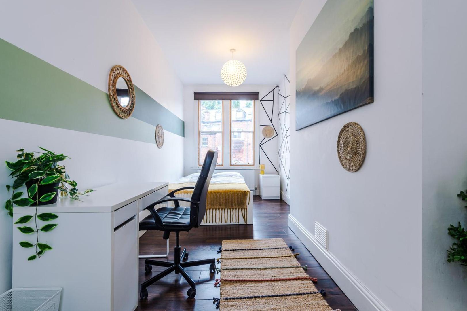 Spacious Centre Retreat In Leeds Centre * Leeds (West Yorkshire)