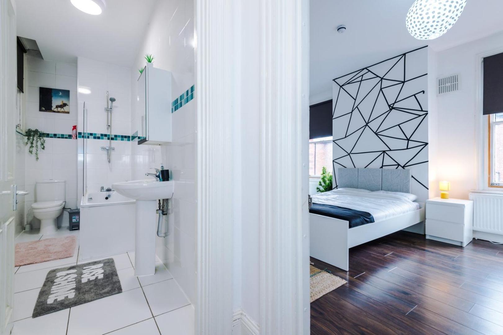 Spacious Centre Retreat In Leeds Centre Apartment