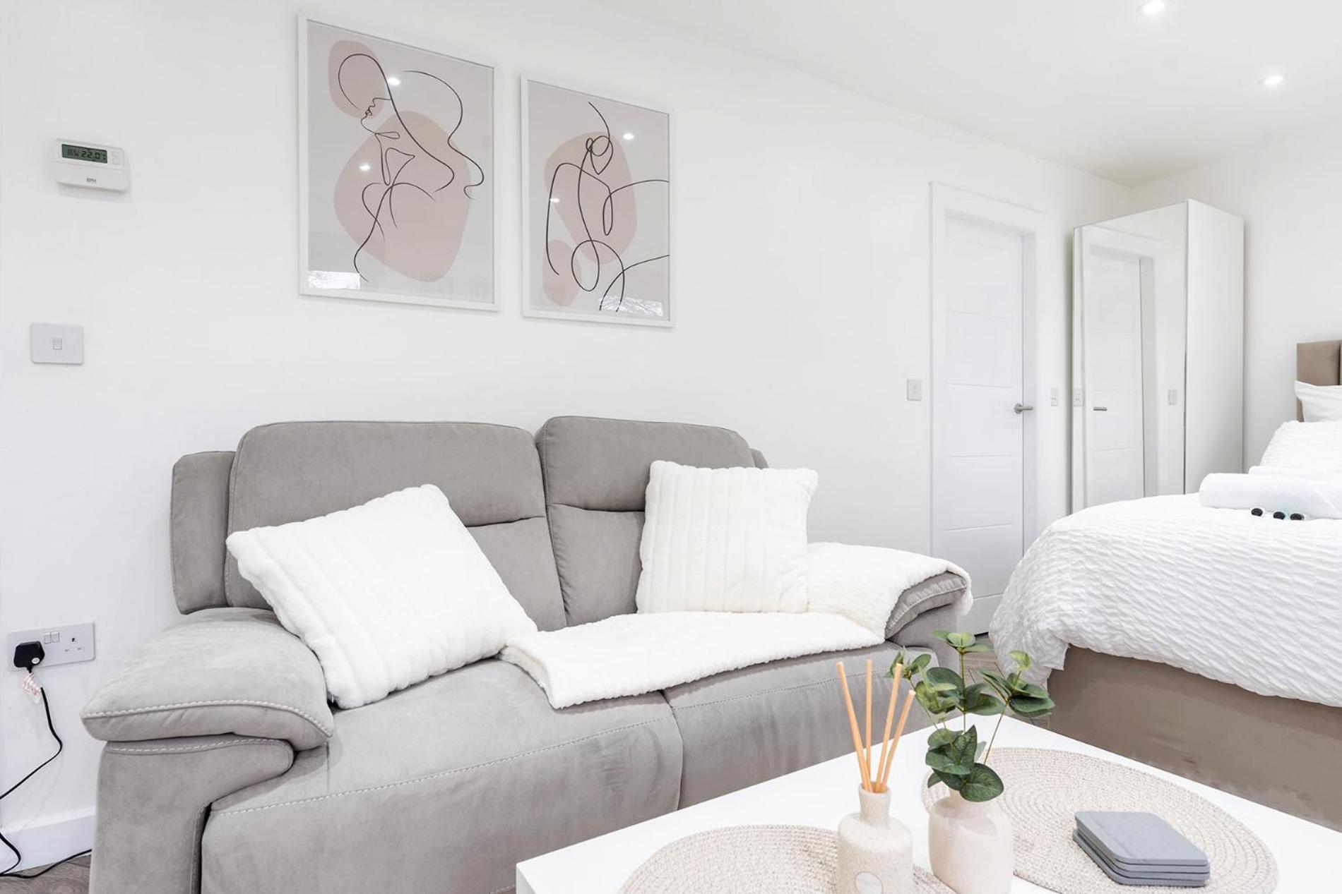 Modern 1 Bed Studio Flat Leeds Apartment
