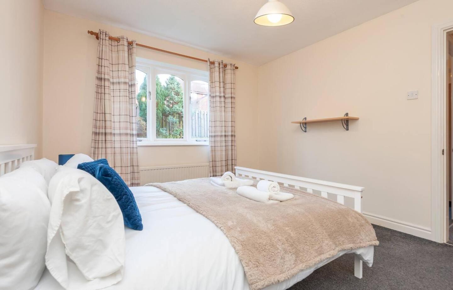 Apartment Pass The Keys Cosy Haven Next To White Rose Shopping Centre Leeds (West Yorkshire)