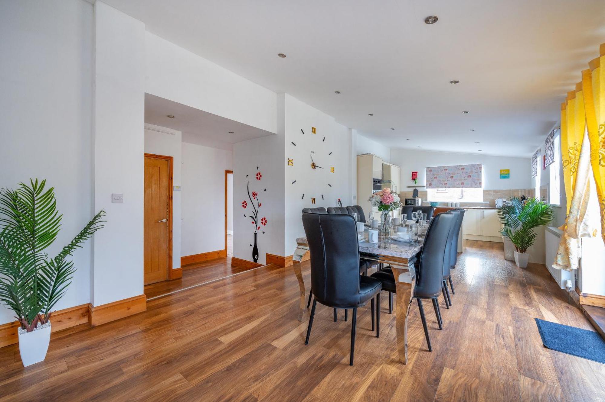 *rd98bl* For Your Relaxed & Cosy + Free Parking + Free Fast Wifi * *