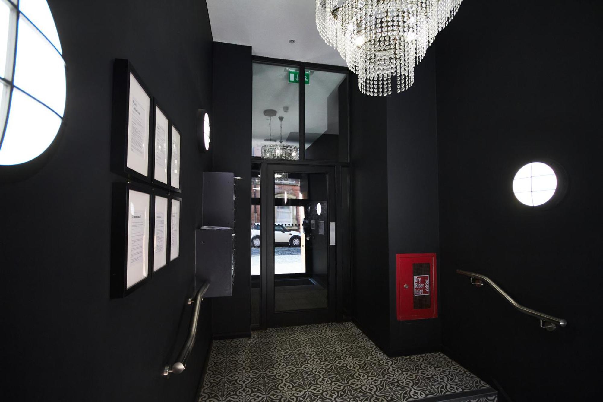 Apartment Sleek New York Style In Leeds
