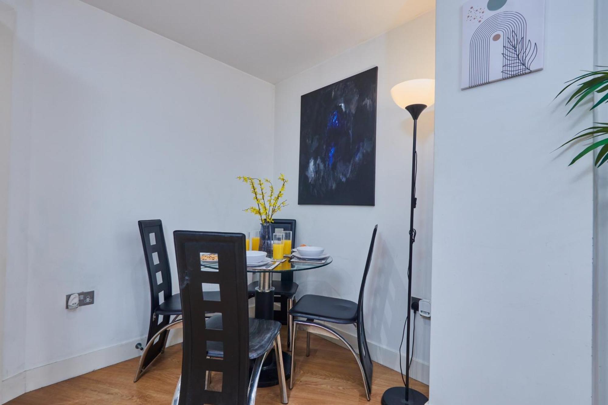 Apartment Perfect For Business & Families - Leeds Centre - 4 Beds