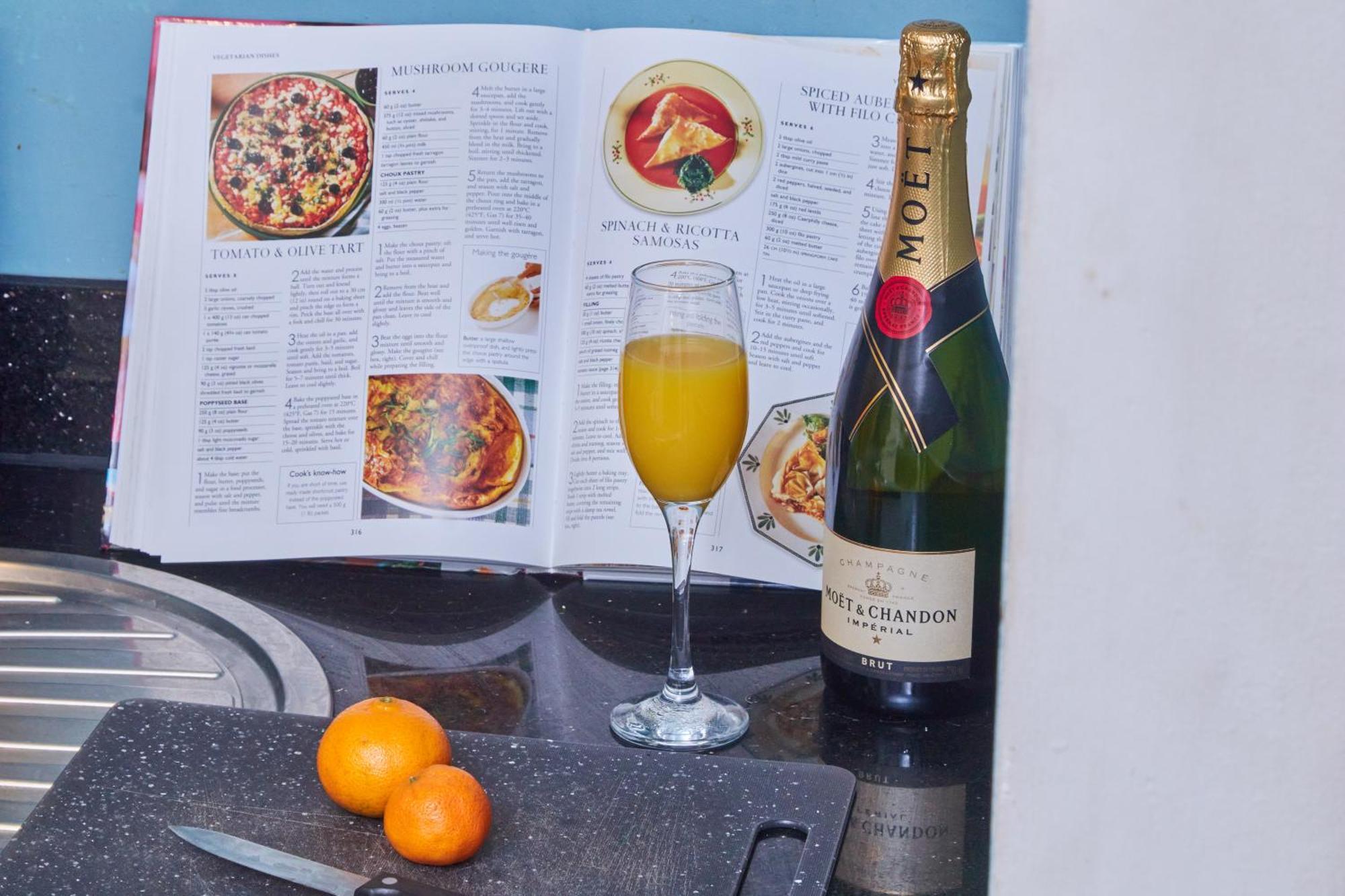 Perfect For Business & Families - Leeds Centre - 4 Beds Apartment