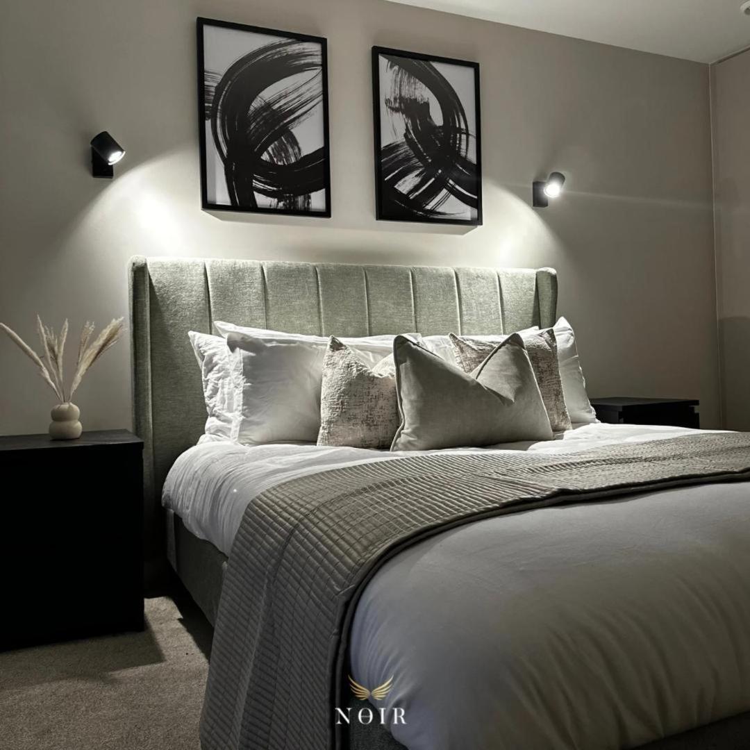 Apartment Noir - Leeds City Centre *