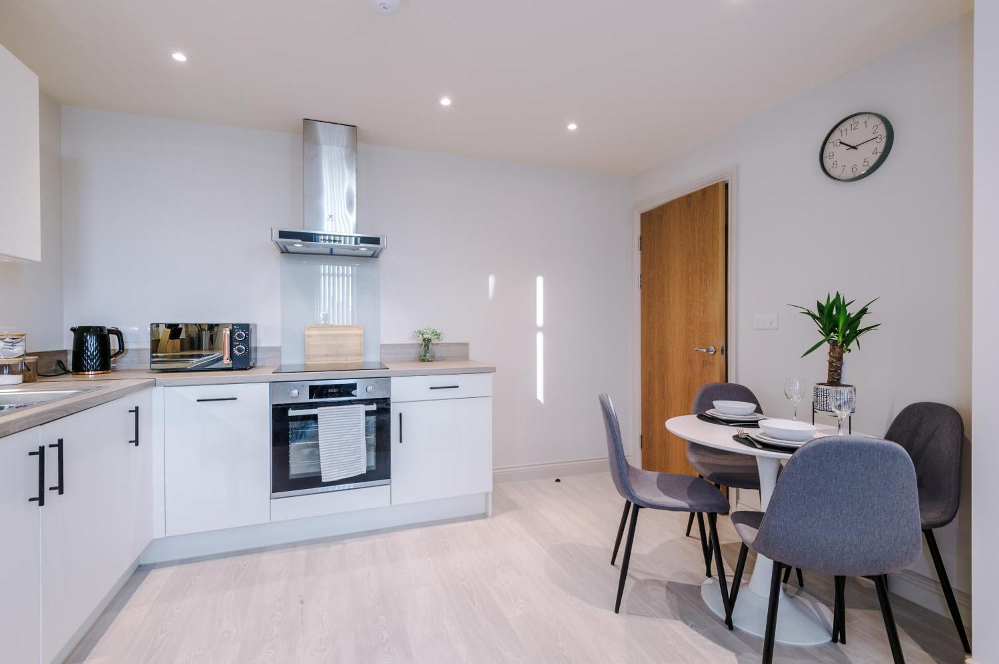 Beautifully Furnished Leeds Sleeps 5 *