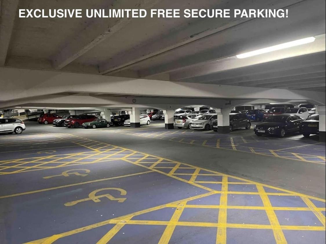 Modern Leeds Dock &free Secure Parking! Leeds (West Yorkshire)
