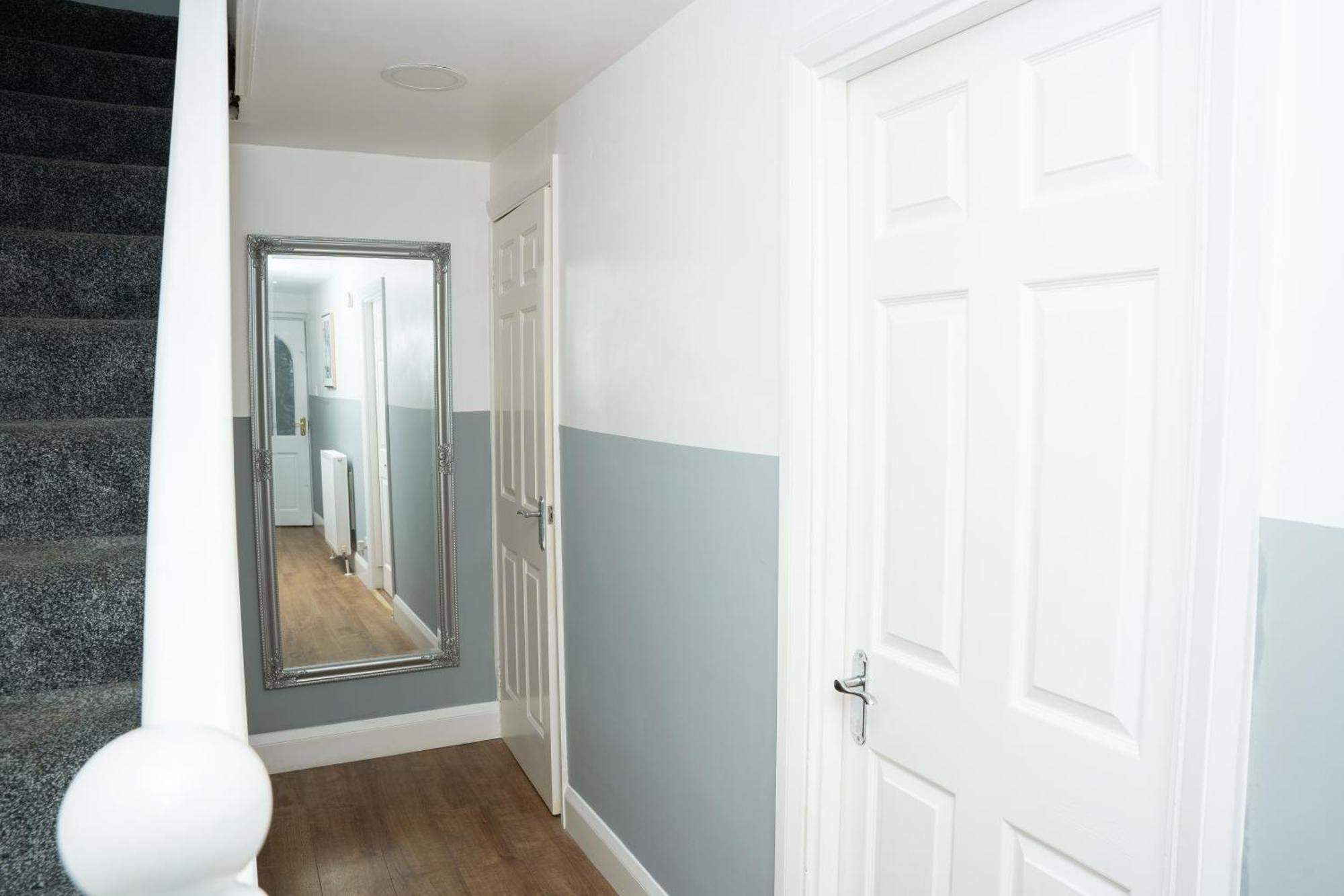 Holiday home Stylish 3 Bed House With Free Parking Leeds (West Yorkshire)