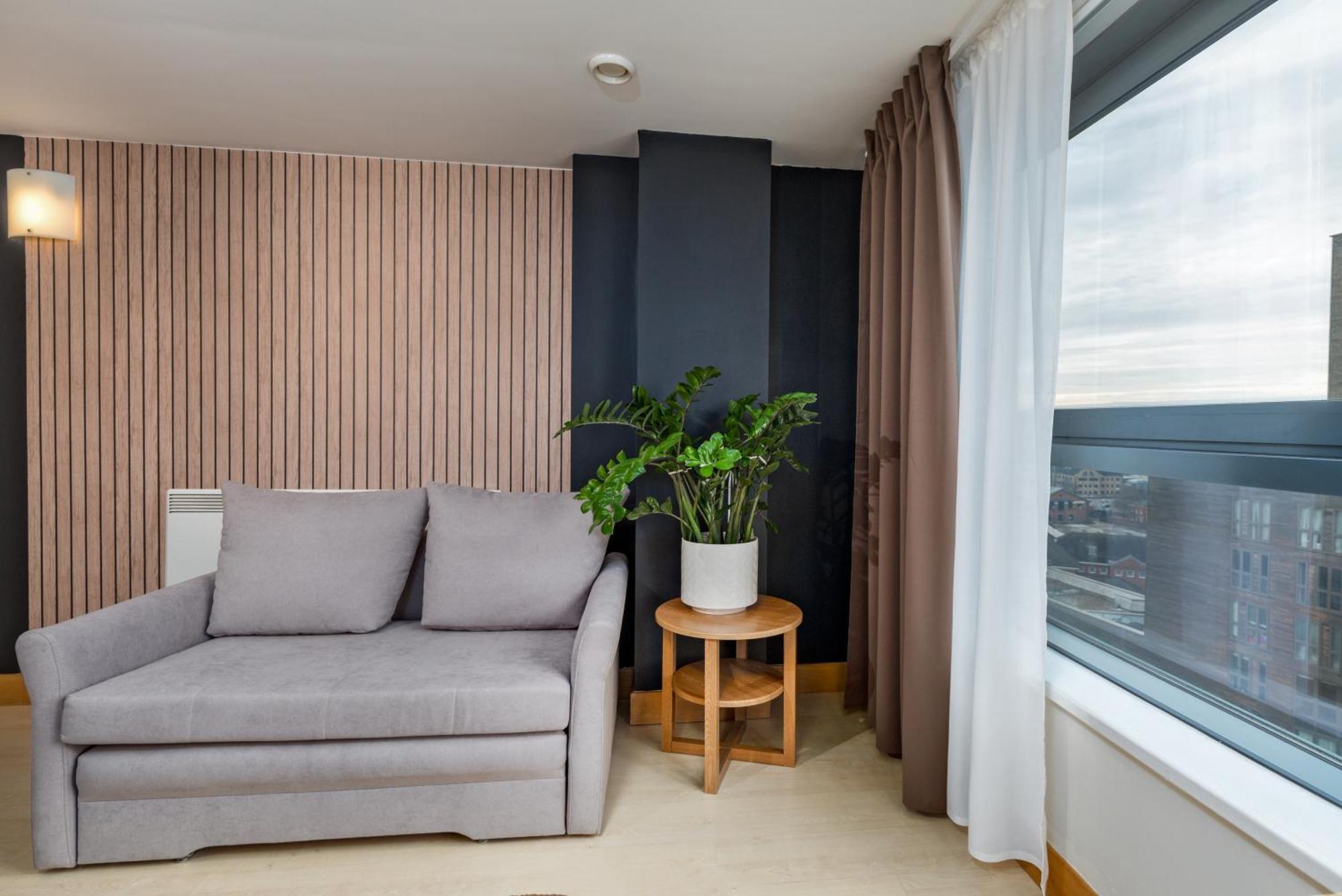 Apartment Urban Oasis: Heart Of By Train