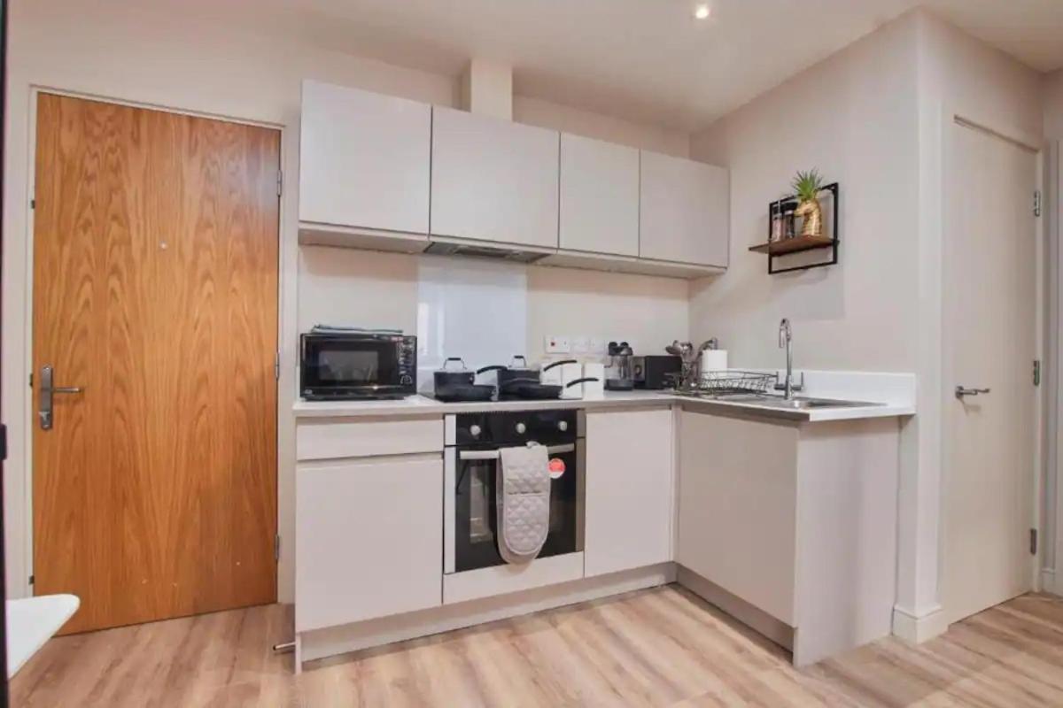 Beautiful 1 Bedroom Flat In Leeds - Sleeps 4 Apartment *