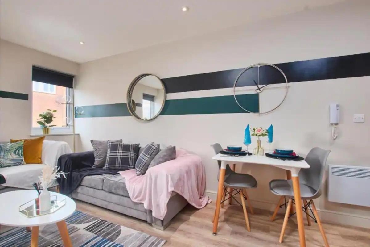 Beautiful 1 Bedroom Flat In Leeds - Sleeps 4 Leeds (West Yorkshire)