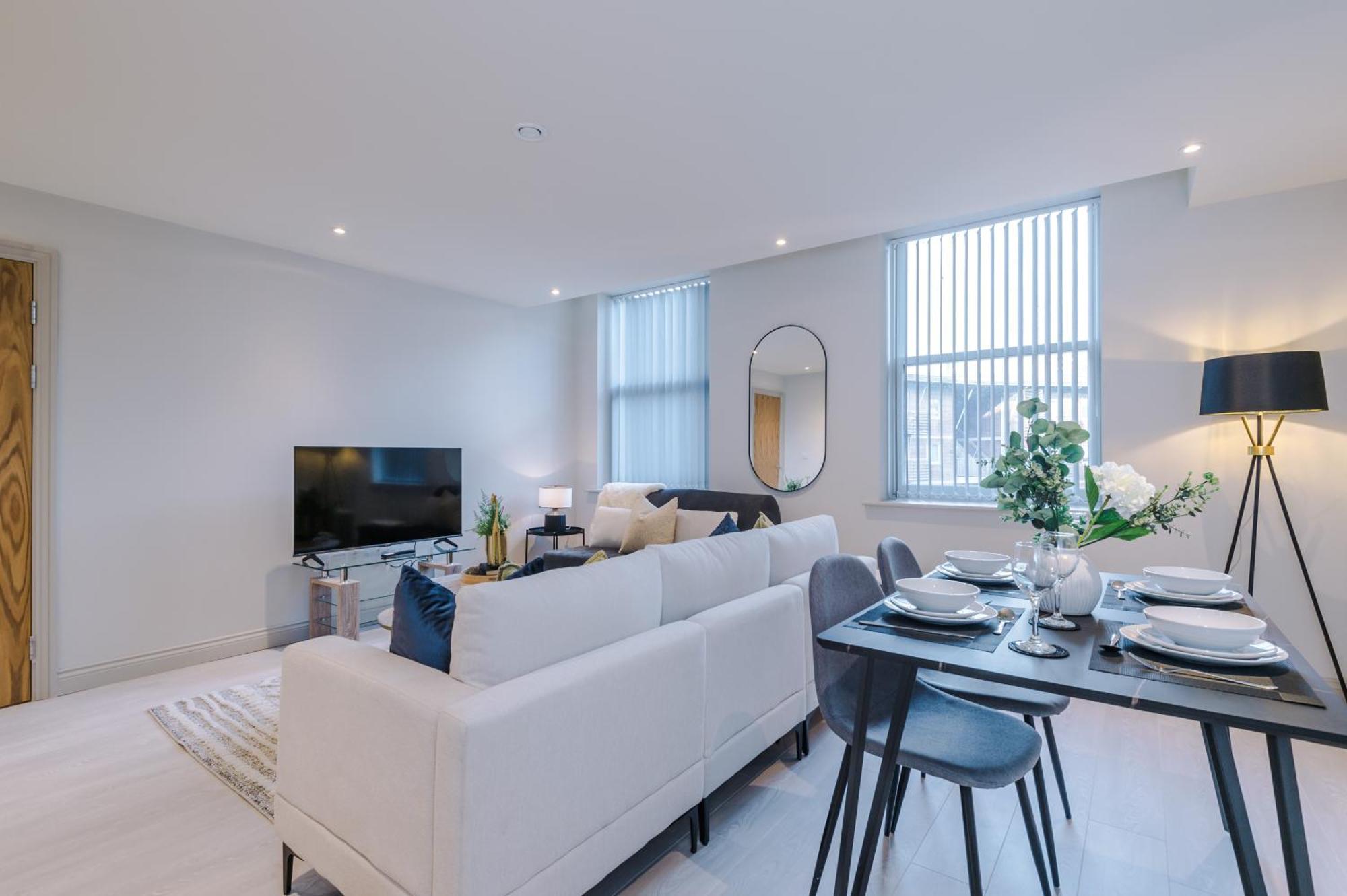 Designer In Leeds Sleeps 5 Apartment *