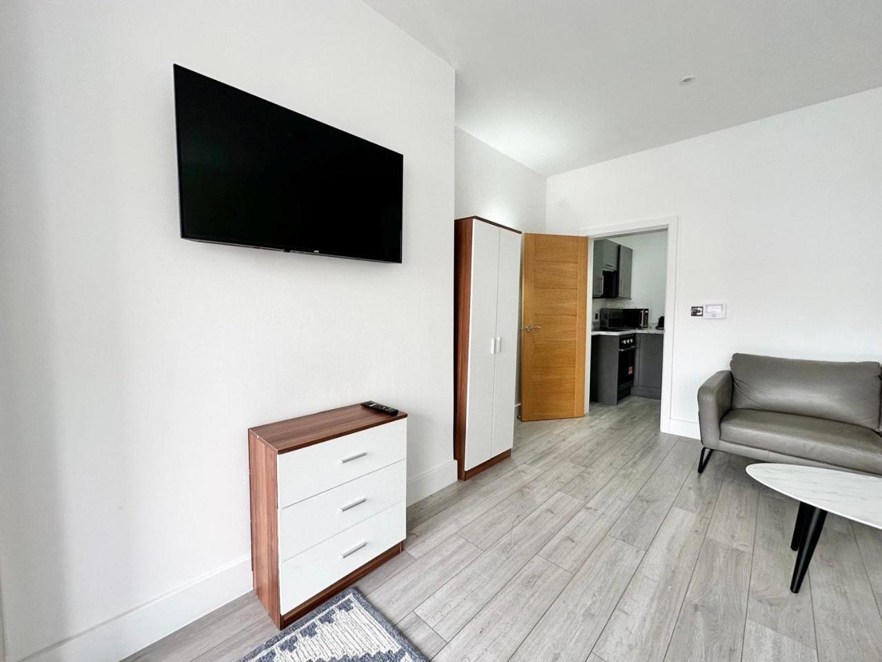 Cute, Stylish 1 Bedroom Leeds
