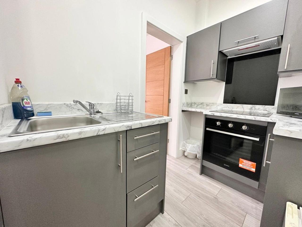 Apartment Cute, Stylish 1 Bedroom Leeds