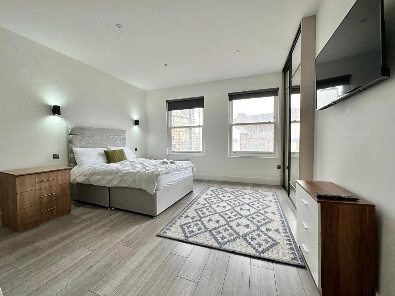 Cute, Stylish 1 Bedroom Leeds Apartment *