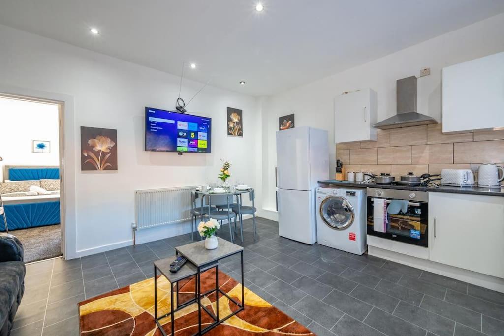 *372kr* For Your Relaxed & Cosy + Free Parking + Free Fast Wifi * Apartment *