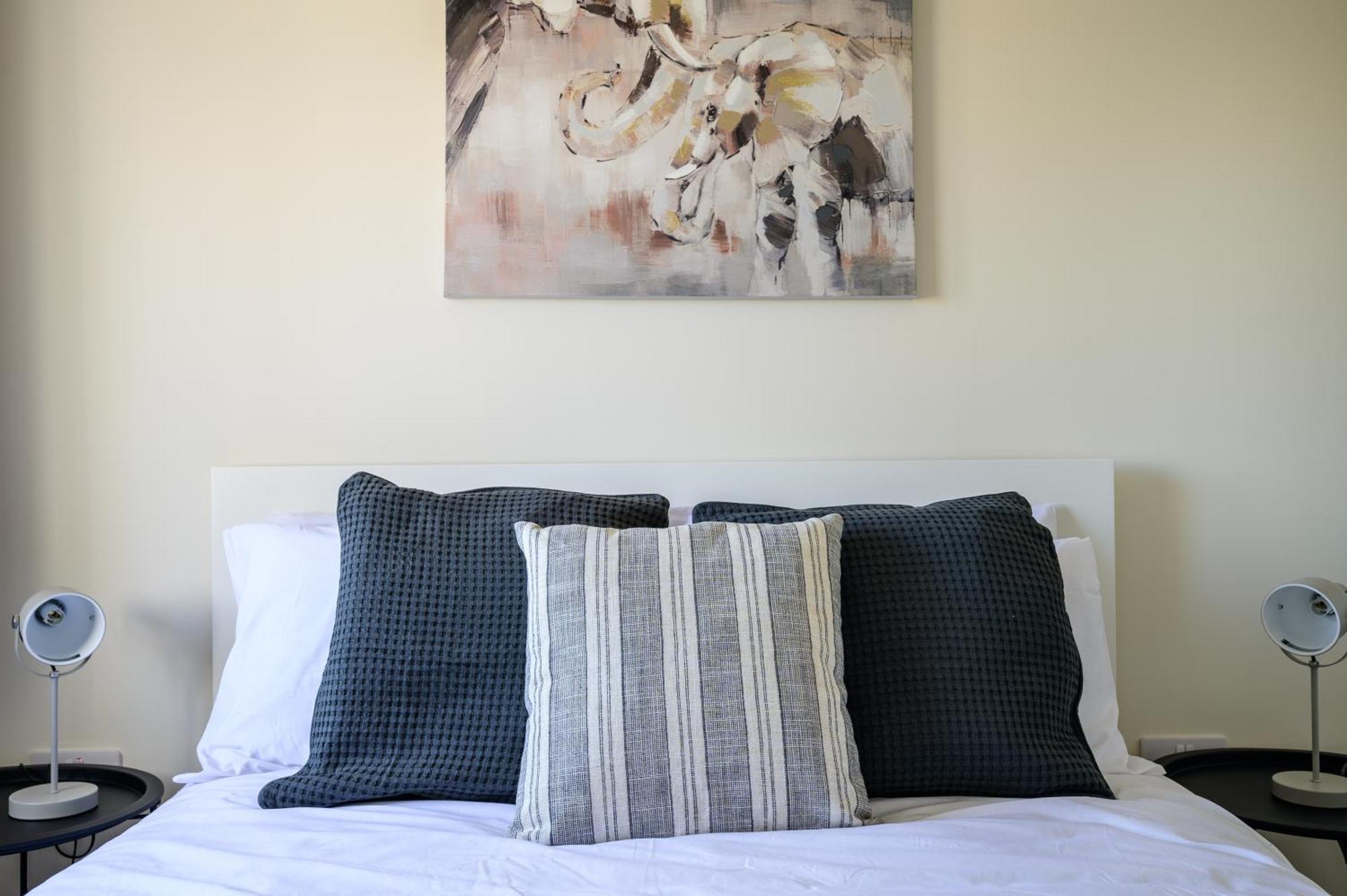 Wykebeck Mount By Our Short Stunning New Build With Plenty Of Free Parking And Fast Wifi Holiday home