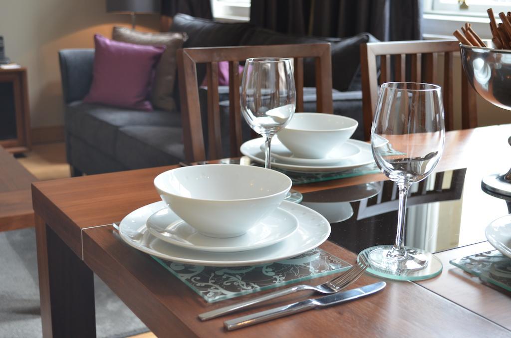 Quebecs Luxury 5* Leeds (West Yorkshire)
