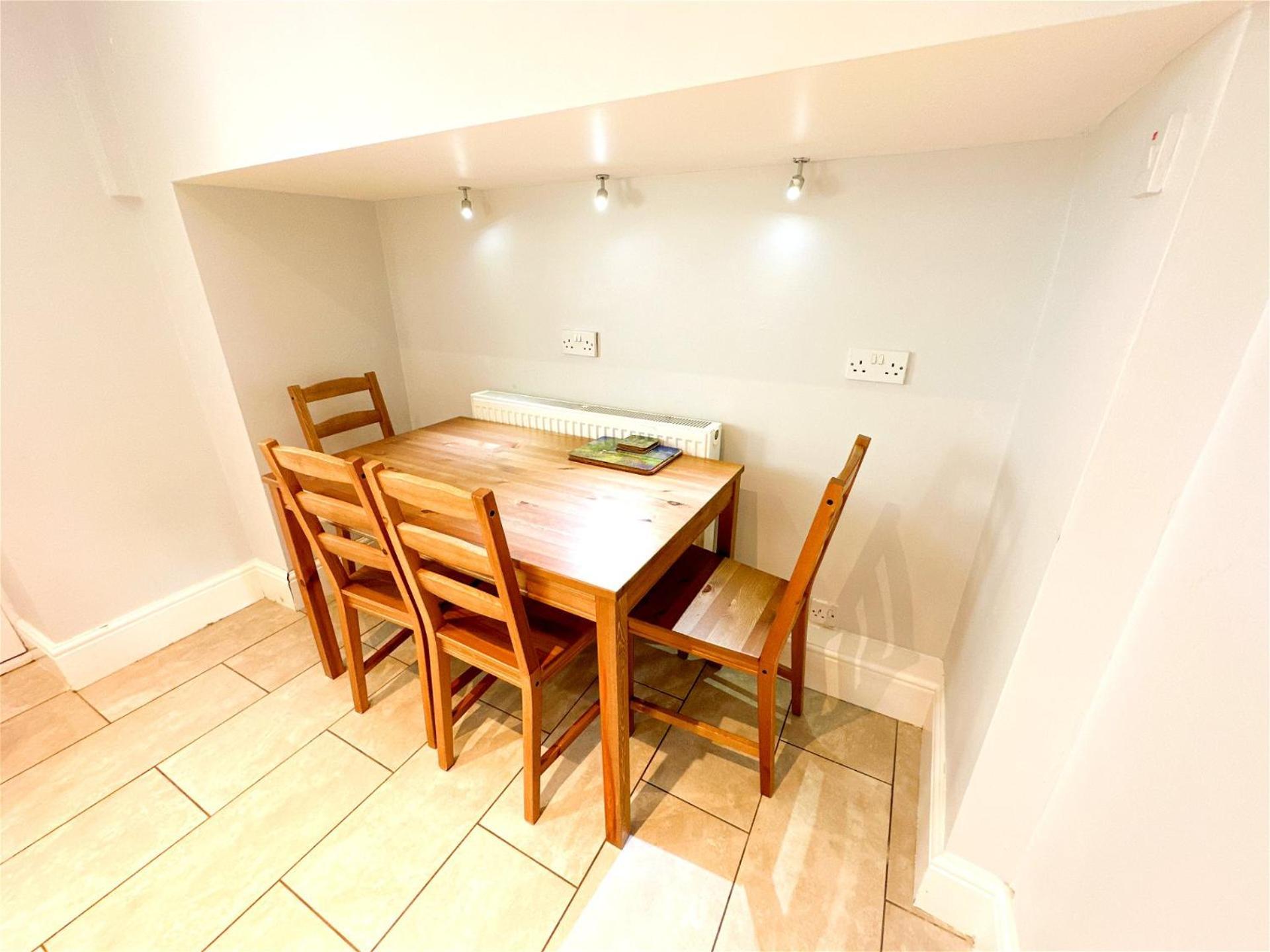 Country With Church View And Fireplace Near Leeds & York * Leeds (West Yorkshire)