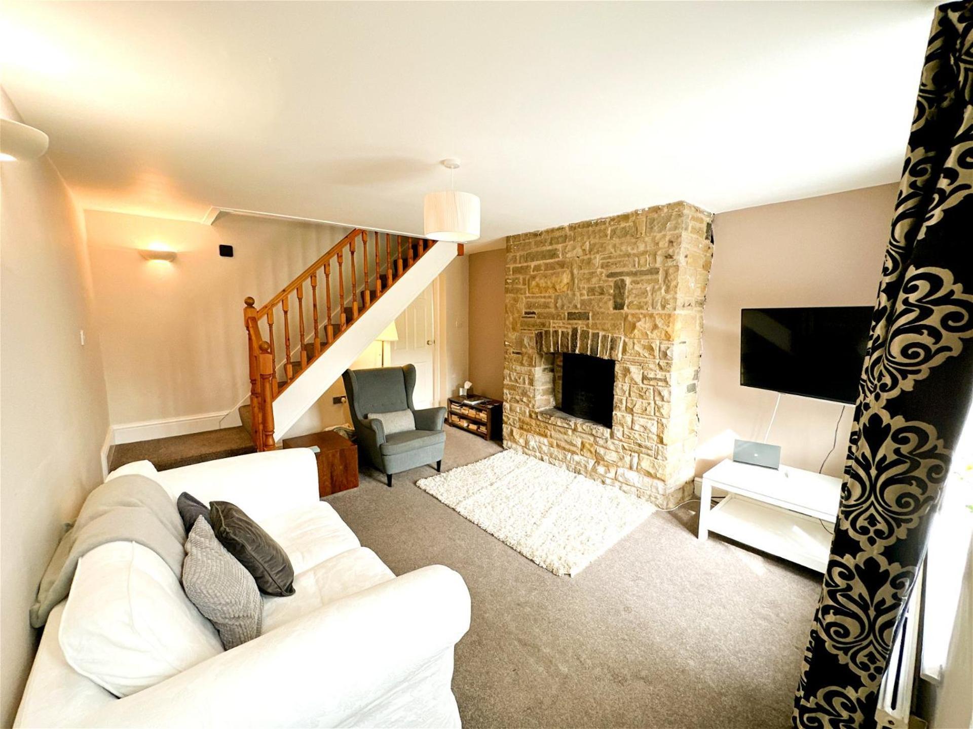 Country With Church View And Fireplace Near Leeds & York Holiday home