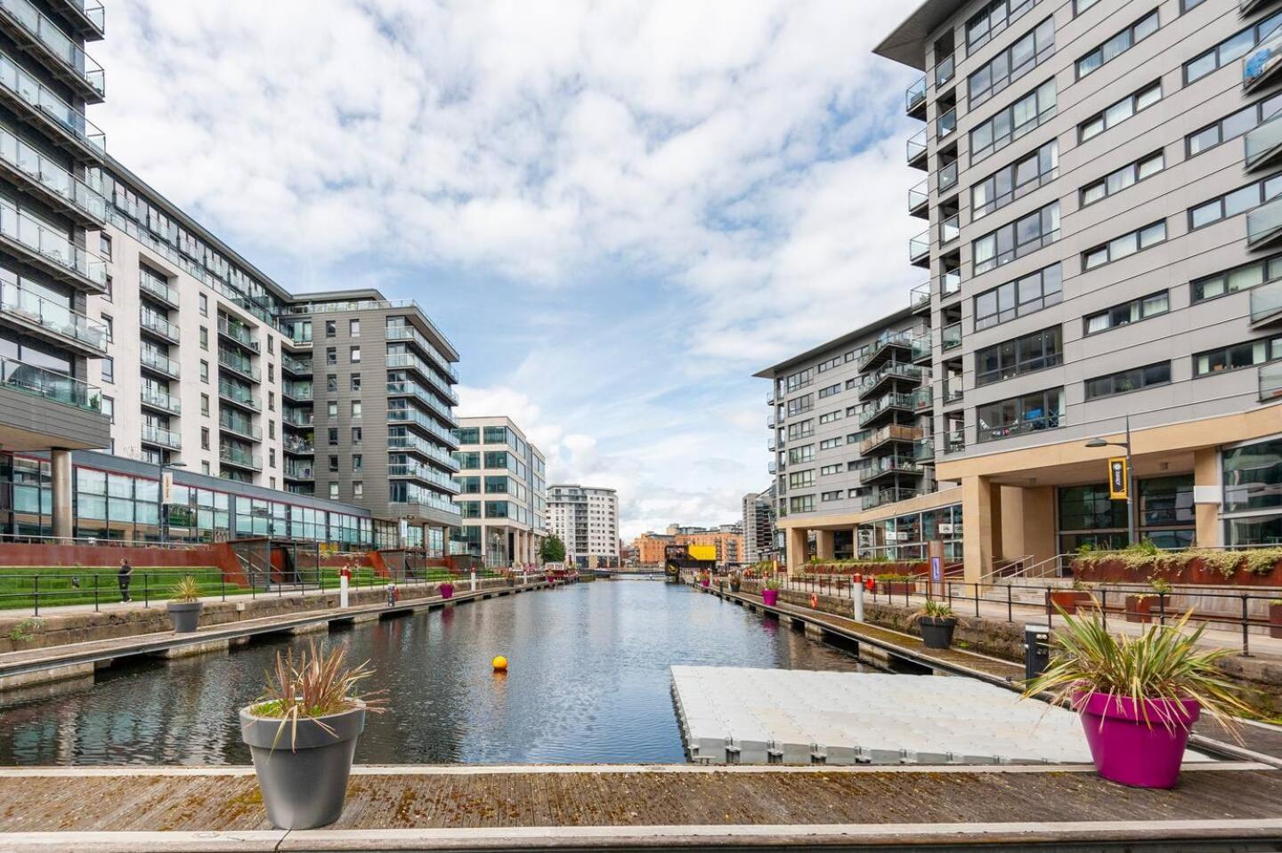 Cozy Apt Near Central Leeds Apartment
