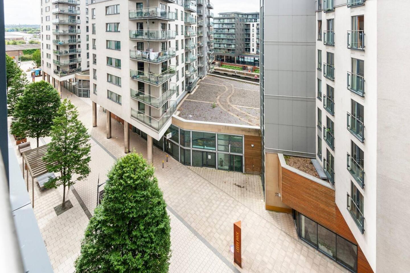 Cozy Apt Near Central Leeds Apartment *