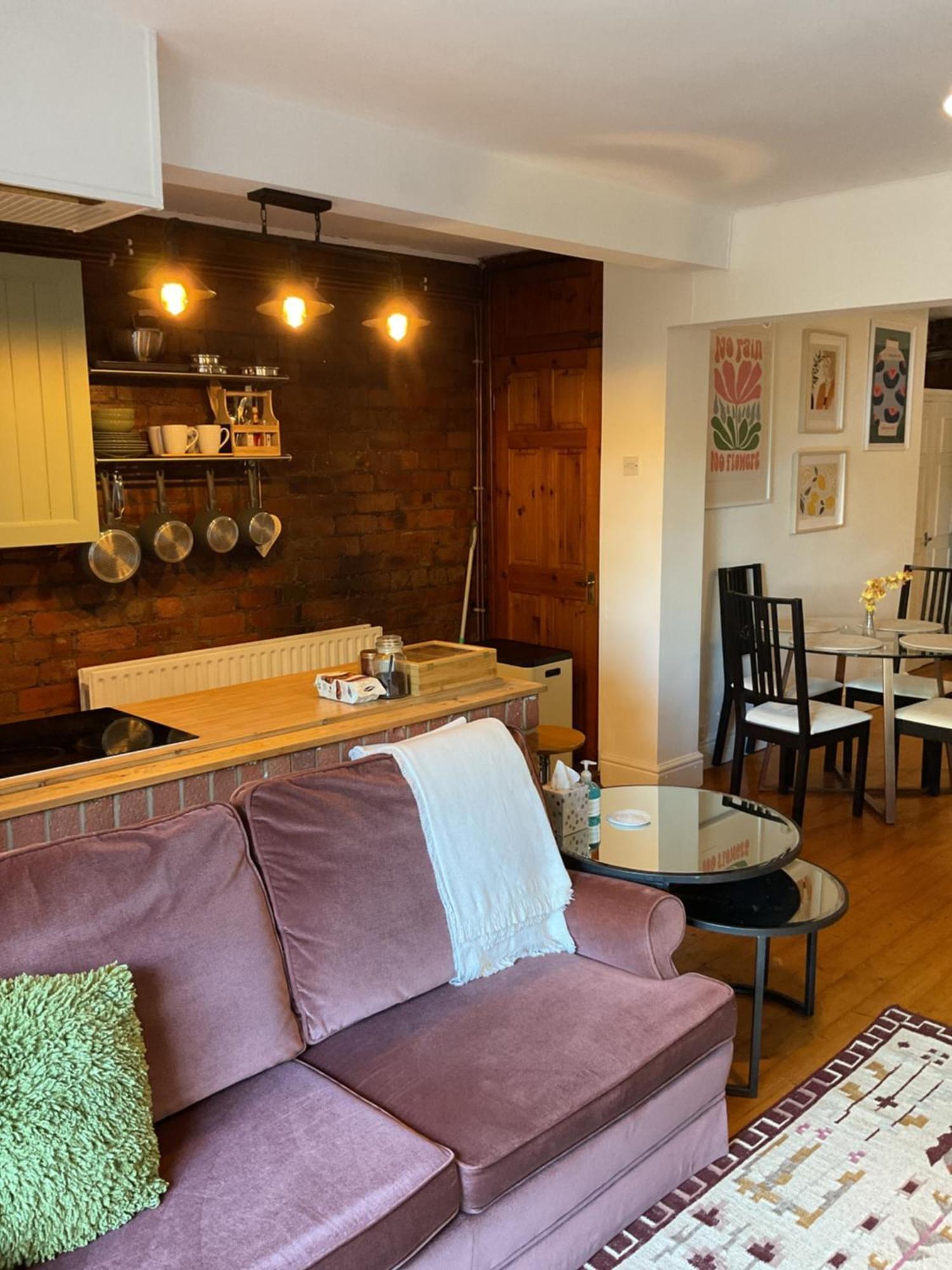 Rock -near Centre-free On Street Parking-free Wi-fi Apartment Leeds (West Yorkshire)