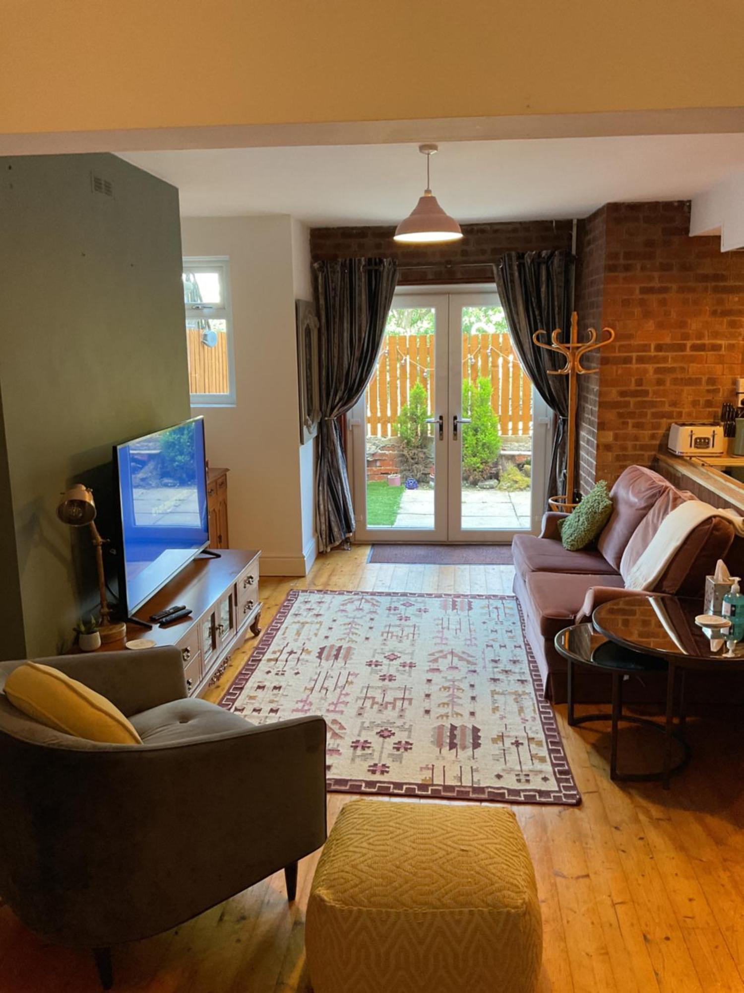 Rock -near Centre-free On Street Parking-free Wi-fi Leeds (West Yorkshire)