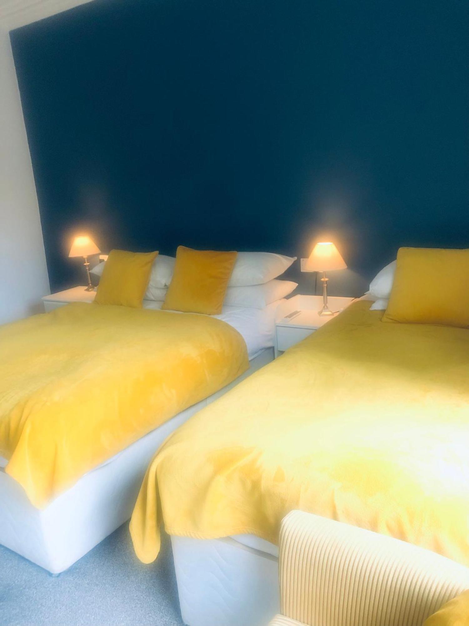 The Beechwood 2* Leeds (West Yorkshire)