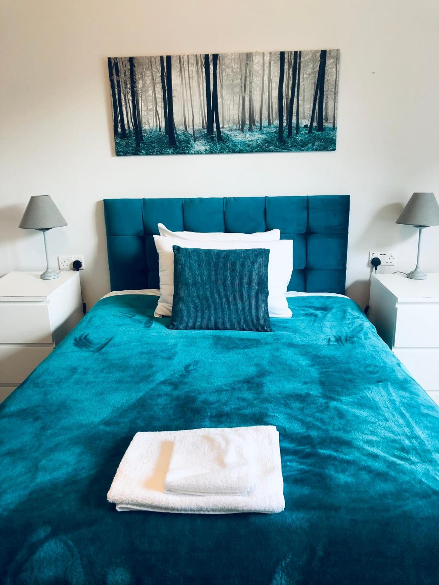 The Beechwood 2* Leeds (West Yorkshire)