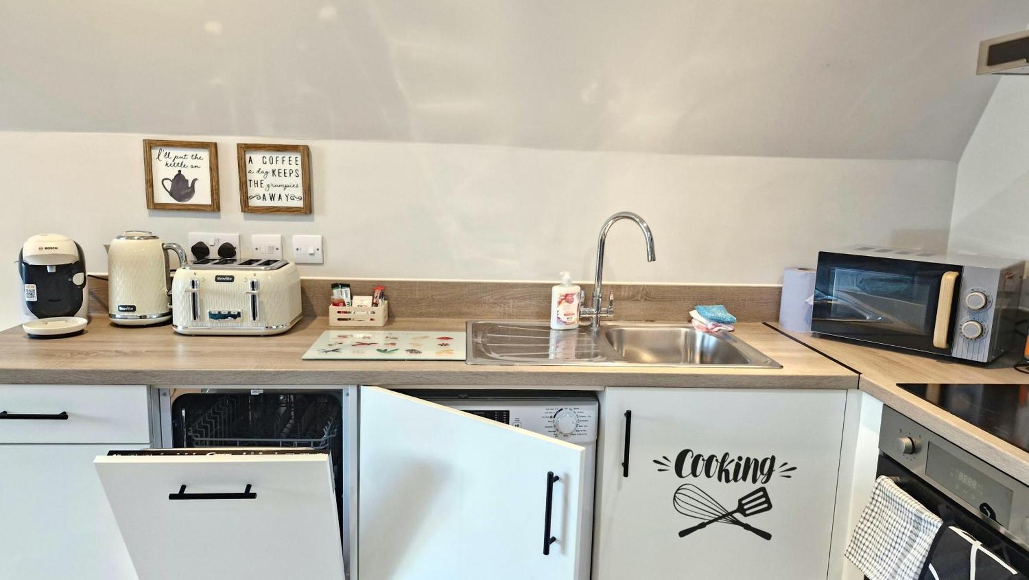 Mpl Luxury City - Free Netflix & Prime - First Direct Arena- Trinity Shopping - Sleeps 3-4 *