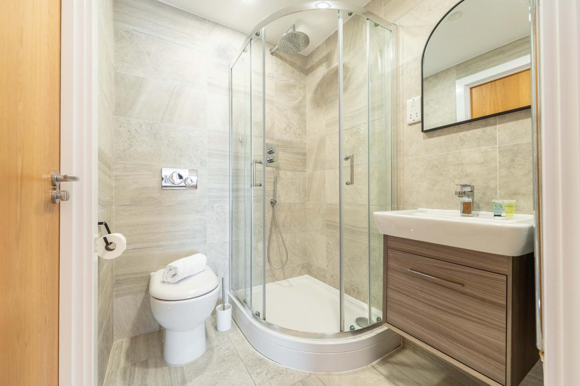 Luxury 2-bedroom In Leeds Centre Close To Attractions