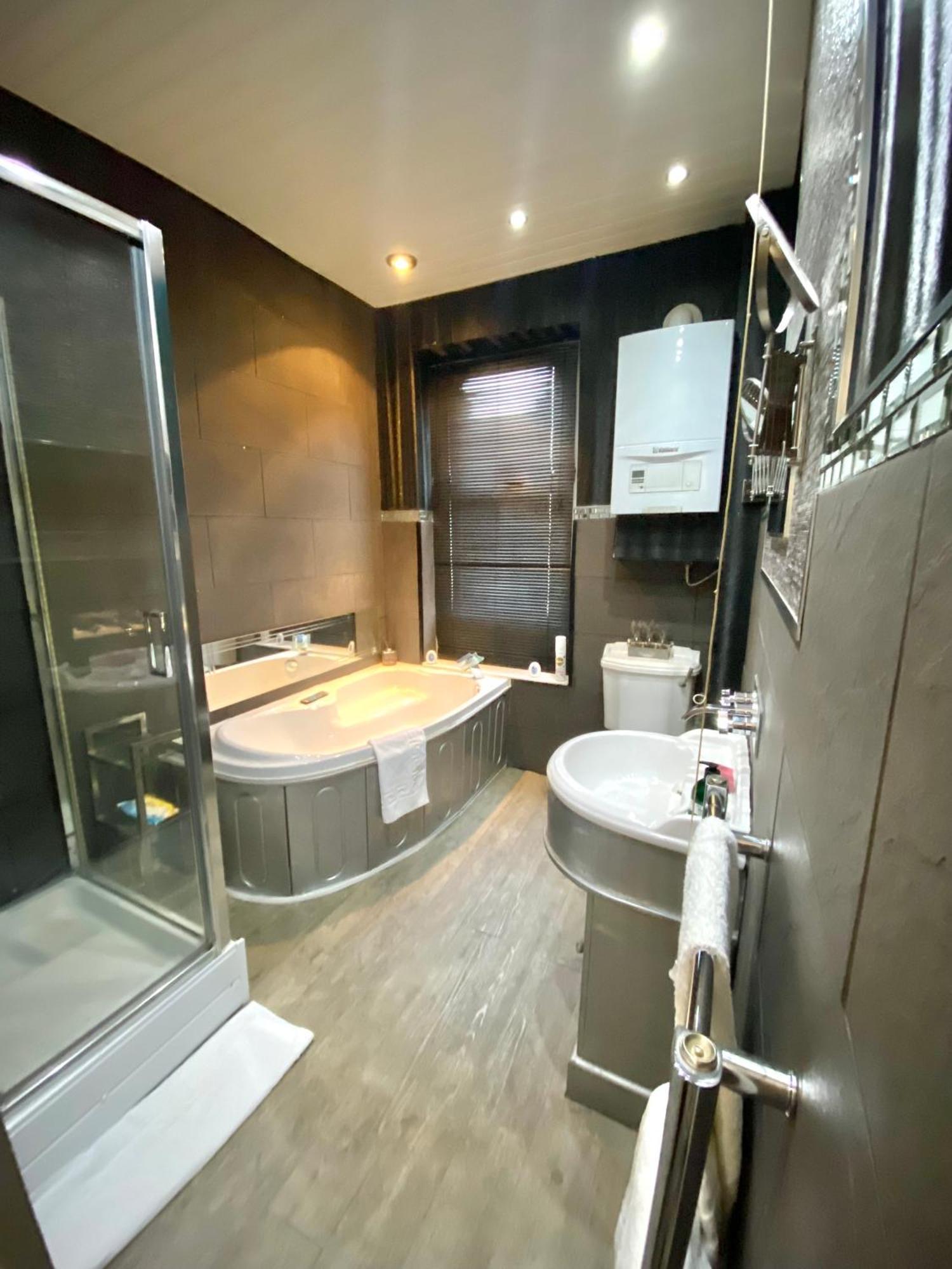 Apartment Leeds House *