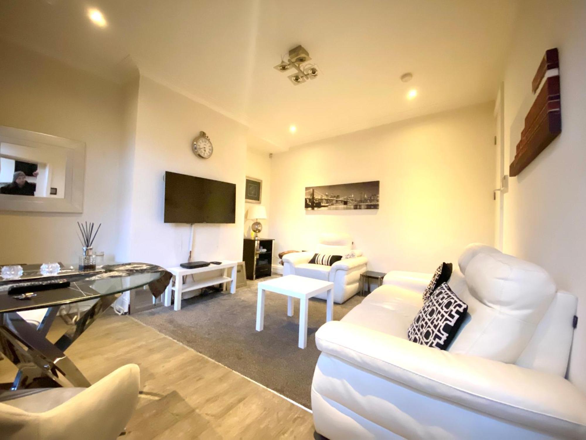 Leeds House Apartment *
