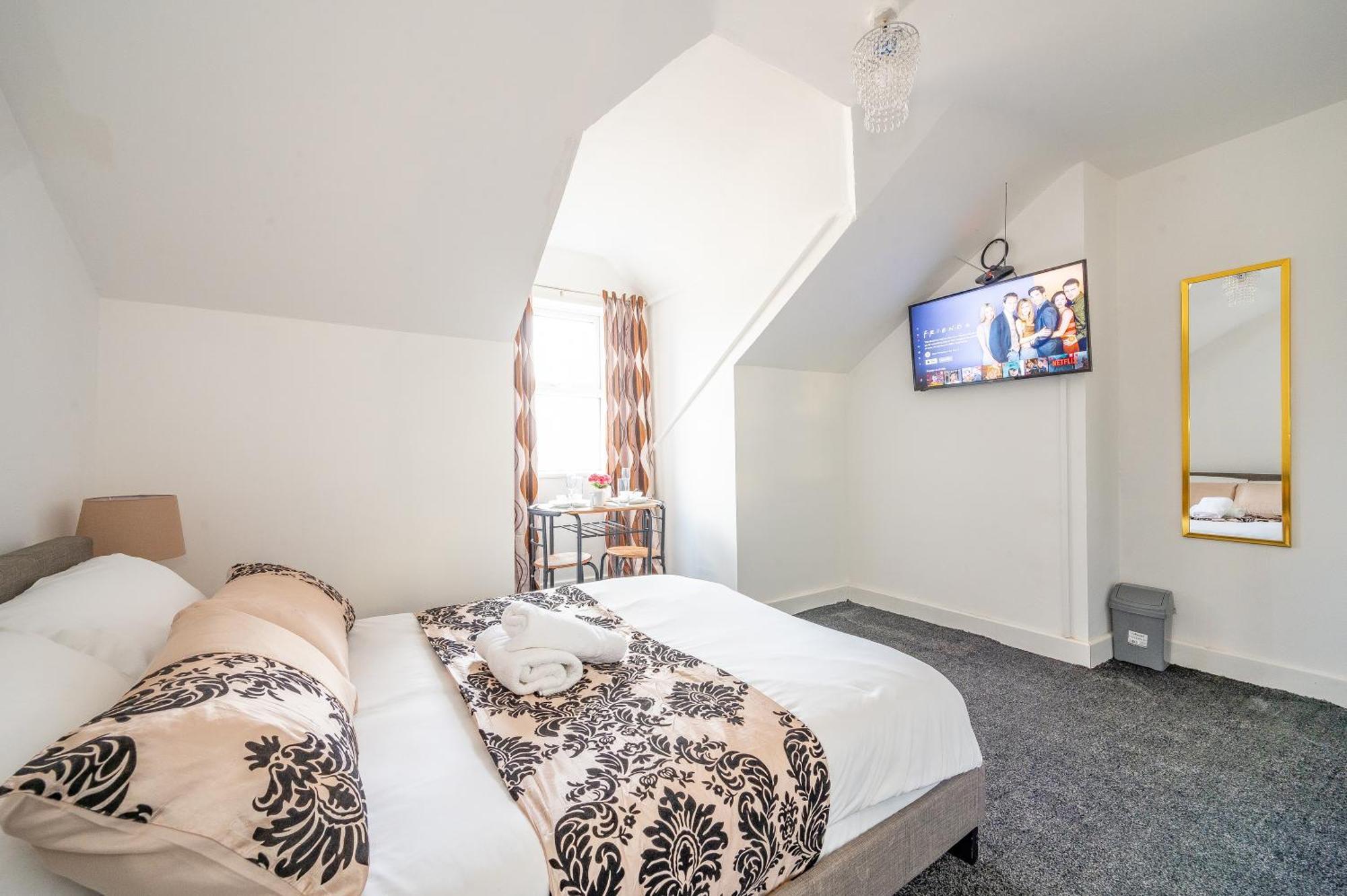 *ra246* For Your Relaxed & Cosy + Free Parking + Free Fast Wifi * Homestay *