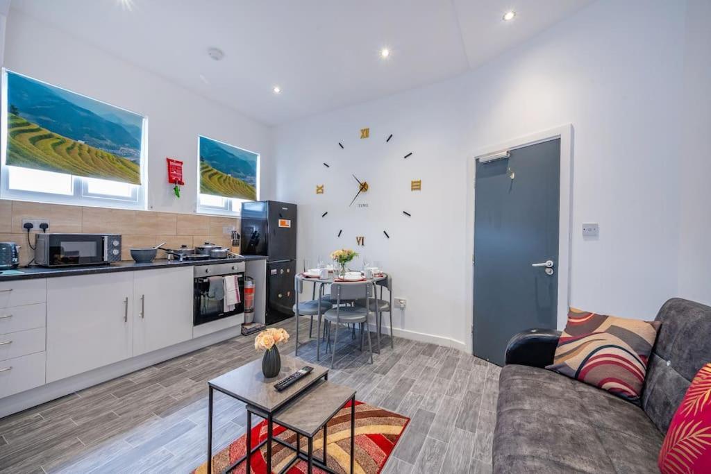 Apartment *fl1k* For Your Relaxed & Cosy + Free Parking + Free Fast Wifi Leeds (West Yorkshire)