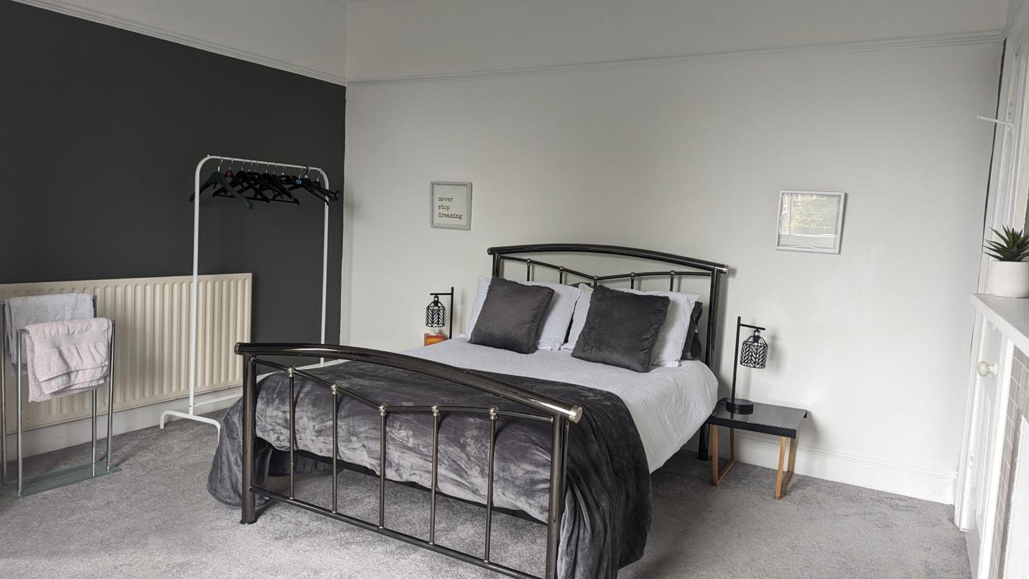 Spacious Home, By Headingley Stadium, Lgi, Leeds Arena, And The Of Leeds Holiday home
