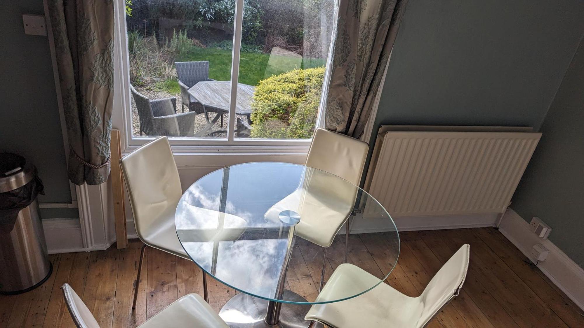 Holiday home Spacious Home, By Headingley Stadium, Lgi, Leeds Arena, And The Of Leeds