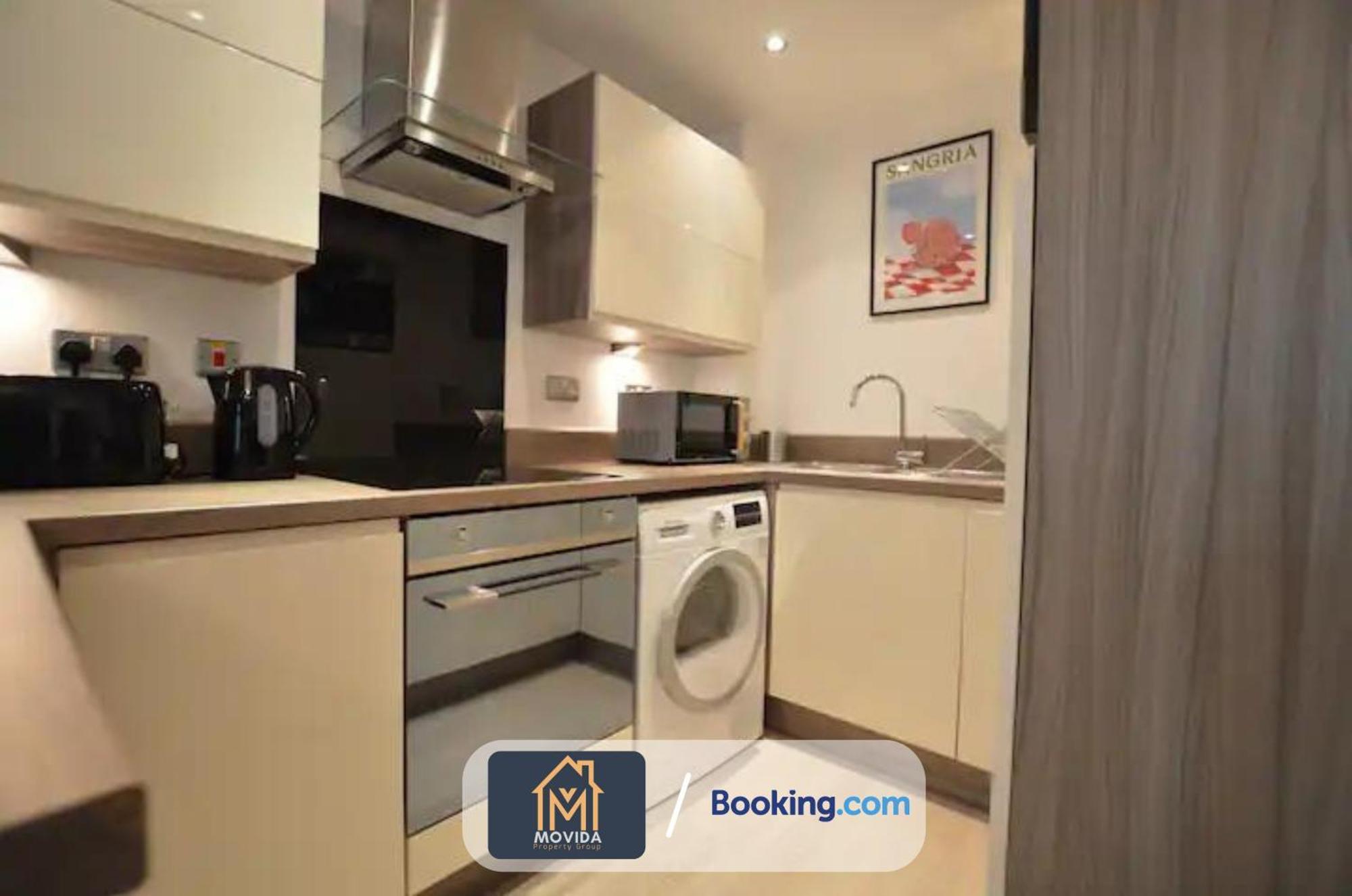 Beautiful Next To Lgi By Movida Group Short Lets & Serviced * Leeds (West Yorkshire)