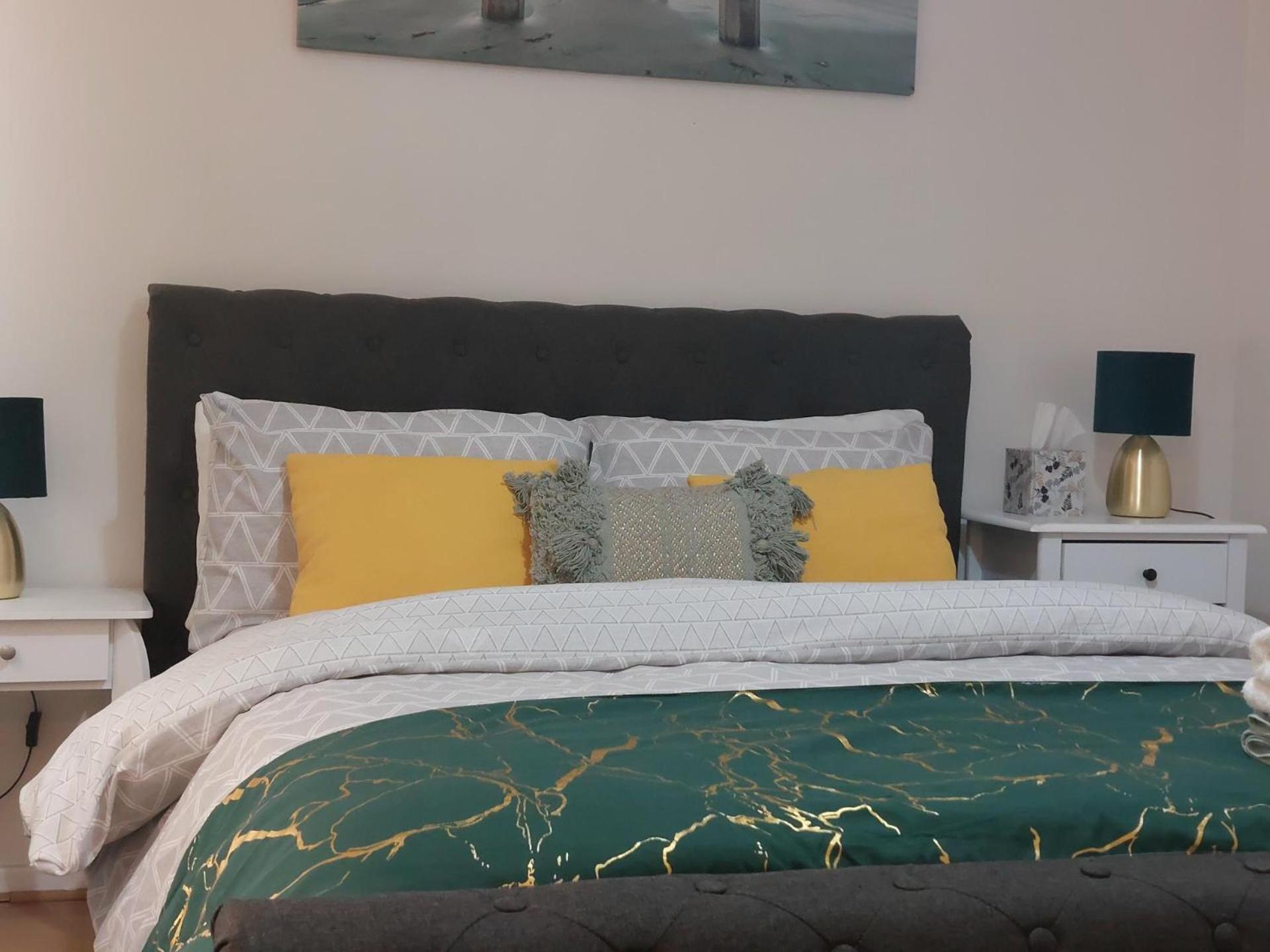 Lovely 2-bed House In The Heart Of Woodhouse Leeds Holiday home